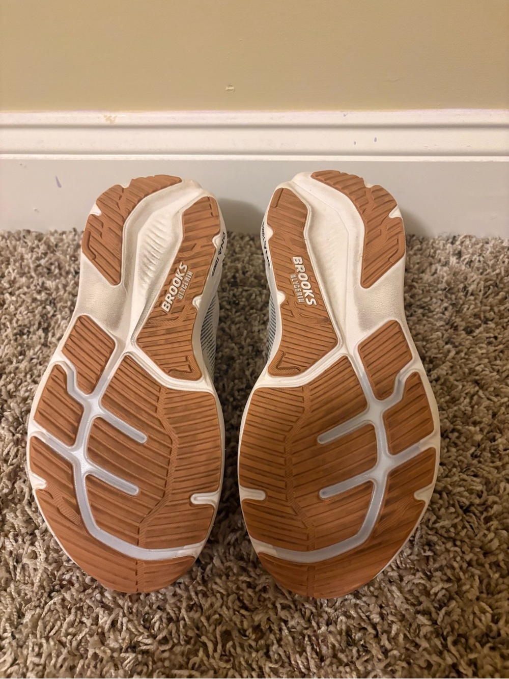 Women’s Brooks Glycerin 23 - White/Black - Picture 8 of 9